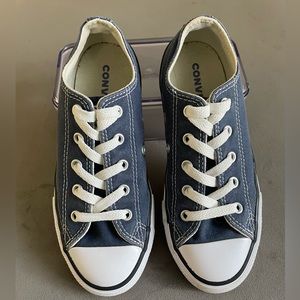 Converse Chuck Taylor Allstar OX Low top in size 1Y…Unisex. Color: Navy (indigo)